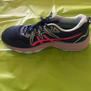 ASICS gel navy, pink and turquoise running shoe size 8 1/2 barely worn